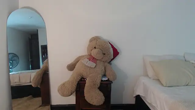 ValienteGirl  online show from 4, 3, 2026