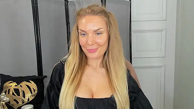 Snapshot of AulloraHoney chatting on 7, 6, 2026 AulloraHoney online show from 7, 6, 2026