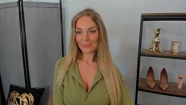 Snapshot of AulloraHoney chatting on 16, 5, 2026 AulloraHoney online show from 16, 5, 2026