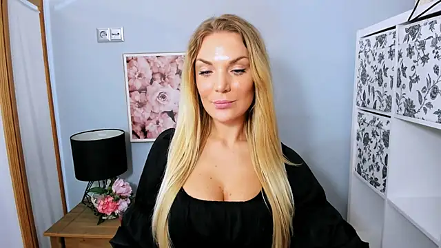 AulloraHoney online show from 16, 2, 2025