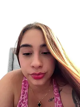 Snapshot of Elena222_ chatting on 27, 5, 2026 Elena222 online show from 27, 5, 2026