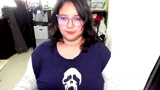 aika-dreams online show from 28, 10, 2025