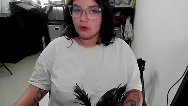 aika-dreams online show from 6, 11, 2025