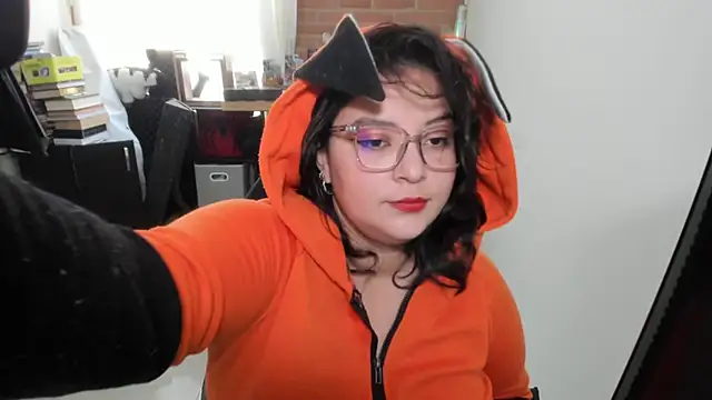 aika-dreams online show from 8, 10, 2025