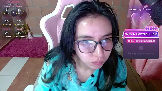 Snapshot of Maggie_Fox3 chatting on 20, 7, 2026 Maggie Fox3 online show from 20, 7, 2026