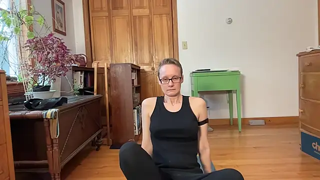 Snapshot of LeahWilde chatting on 16, 2, 2025 LeahWilde online show from 16, 2, 2025