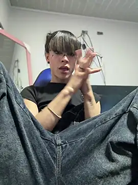 stormytt  online show from 8, 3, 2025