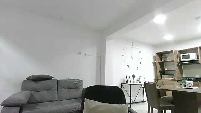 stormytt  online show from 5, 4, 2026