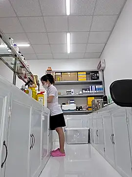 HinaLovely online show from 23, 4, 2026