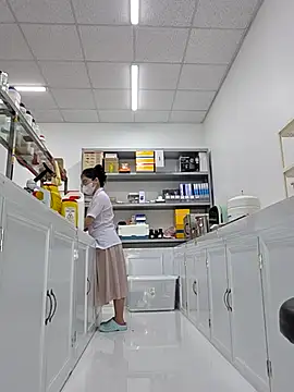 HinaLovely online show from 18, 4, 2026