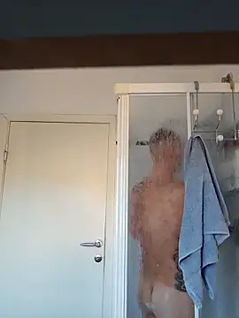 Snapshot of enricso chatting on 9, 11, 2025 enricso online show from 9, 11, 2025