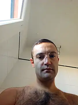 Snapshot of enricso chatting on 6, 11, 2025 enricso online show from 6, 11, 2025