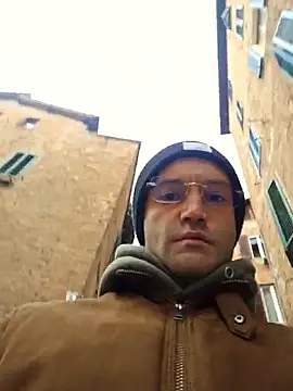 Snapshot of enricso chatting on 1, 2, 2026 enricso online show from 1, 2, 2026