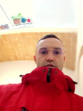 Snapshot of enricso chatting on 3, 4, 2026 enricso online show from 3, 4, 2026