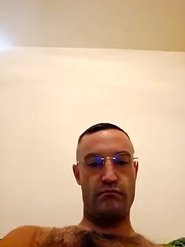 Snapshot of enricso chatting on 12, 10, 2025 enricso online show from 12, 10, 2025