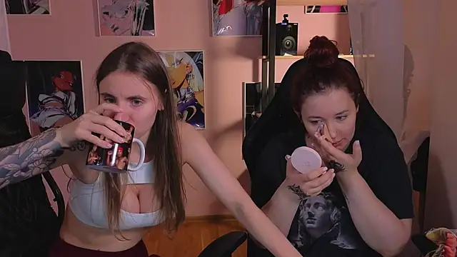 Snapshot of _AnnaStark_ chatting on 9, 10, 2025 AnnaStark online show from 9, 10, 2025