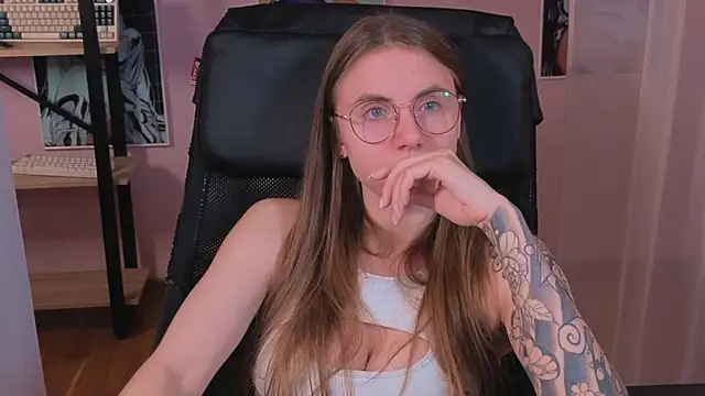 Snapshot of _AnnaStark_ chatting on 23, 10, 2025 AnnaStark online show from 23, 10, 2025