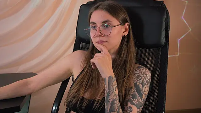 Snapshot of _AnnaStark_ chatting on 26, 10, 2025 AnnaStark online show from 26, 10, 2025