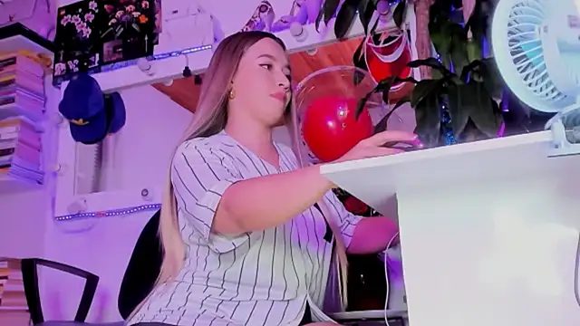  asscutebig  online show from 22, 2, 2026