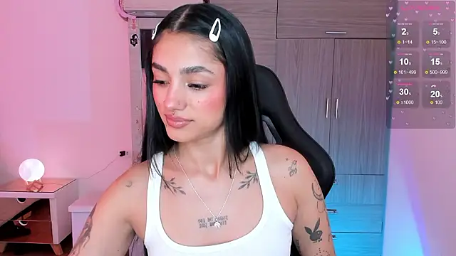 Lizzie corner v online show from 4, 3, 2026