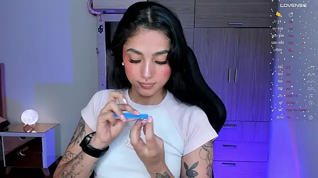 Lizzie corner v online show from 11, 4, 2026