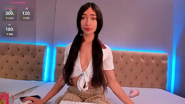Snapshot of NickieRainer chatting on 8, 3, 2025 NickieRainer online show from 8, 3, 2025