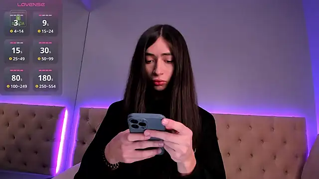 Snapshot of NickieRainer chatting on 13, 3, 2025 NickieRainer online show from 13, 3, 2025
