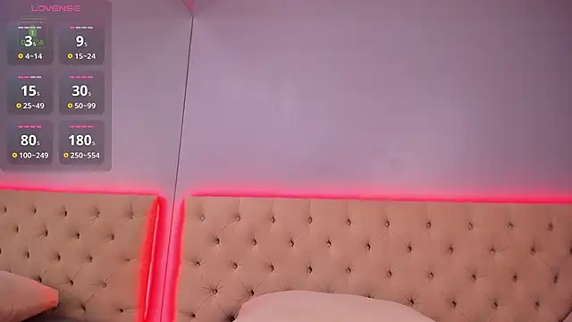 Snapshot of NickieRainer chatting on 1, 2, 2025 NickieRainer online show from 1, 2, 2025