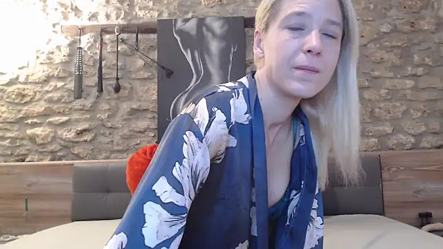 Naschkatze01 online show from 21, 12, 2025