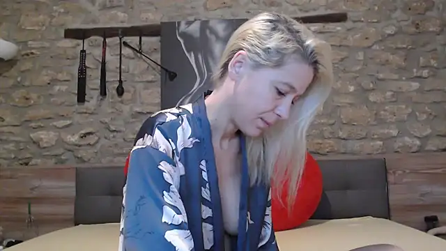 Naschkatze01 online show from 23, 12, 2025