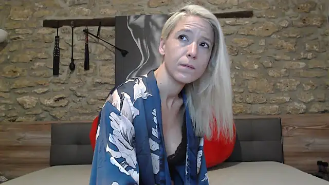 Naschkatze01 online show from 3, 12, 2025