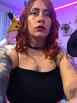 Luna Paris  online show from 11, 1, 2025