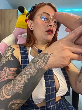 Luna Paris  online show from 18, 10, 2025