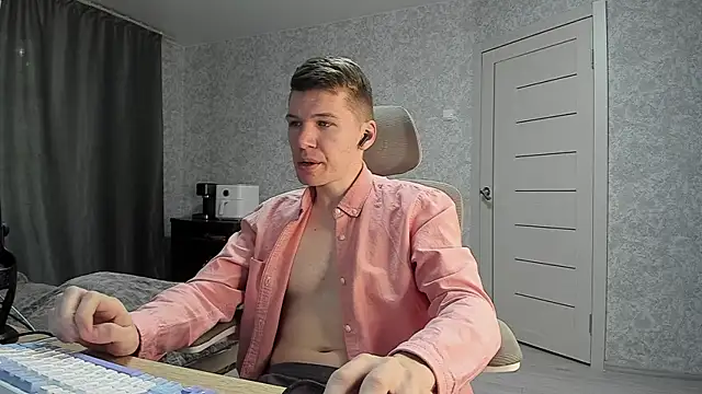 Snapshot of Bananas_dick chatting on 5, 5, 2026 Bananas dick online show from 5, 5, 2026
