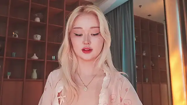 hyun chia online show from 8, 4, 2026