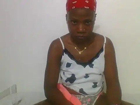 Snapshot of Sweetbaby004 chatting on 13, 10, 2025 Sweetbaby004 online show from 13, 10, 2025