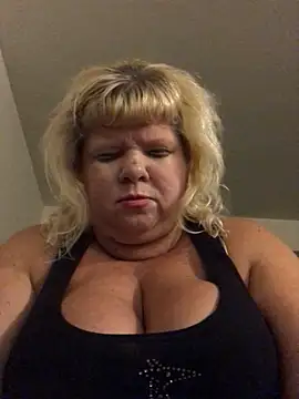 Snapshot of JemJensen30 chatting on 9, 10, 2025 JemJensen30 online show from 9, 10, 2025