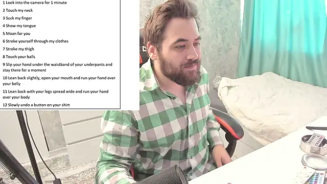 Morlaios online show from 4, 10, 2025