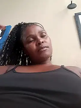Snapshot of SweetAppleCandyxx chatting on 1, 3, 2025 SweetAppleCandyxx online show from 1, 3, 2025