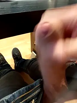 Alex 7422 online show from 2, 4, 2026