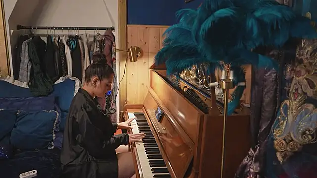 VanessaDoyle online show from 8, 3, 2026