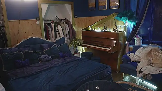 VanessaDoyle online show from 30, 10, 2025