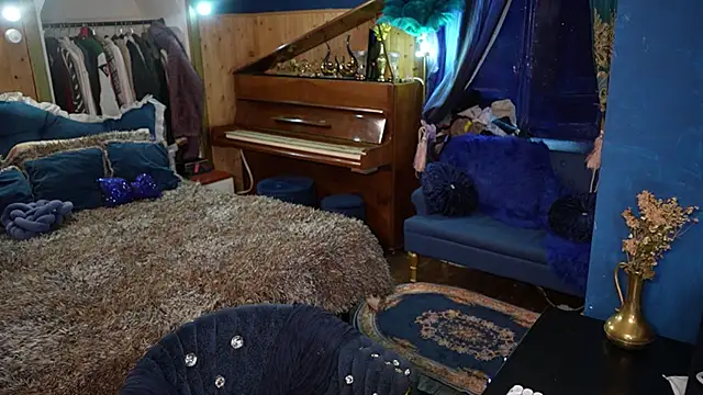 VanessaDoyle online show from 10, 10, 2025