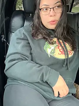 Snapshot of drizzypeach602 chatting on 24, 10, 2025 drizzypeach602 online show from 24, 10, 2025