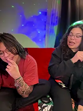 Snapshot of drizzypeach602 chatting on 9, 10, 2025 drizzypeach602 online show from 9, 10, 2025