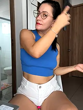 Snapshot of Verito_hot chatting on 19, 10, 2025 Verito hot online show from 19, 10, 2025