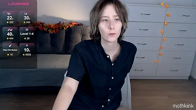 Snapshot of mothkink chatting on 23, 10, 2025 mothkink online show from 23, 10, 2025