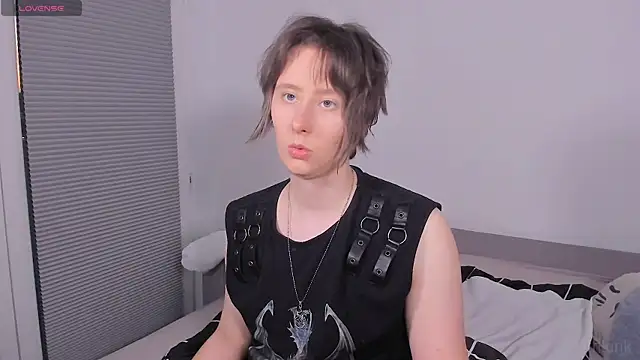 mothkink online show from 25, 6, 2026