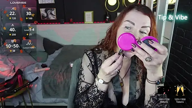 MrsIngrid online show from 9, 10, 2025