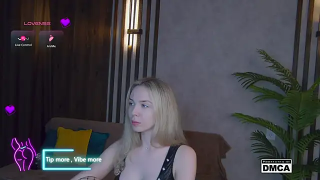 Holl1Would online show from 12, 3, 2025